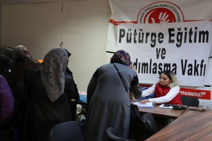 Deprem bölgesindeki yetimlerin bayram harçlığı unutulmadı